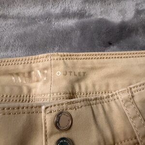 White House Black Market Cream Ankle Pants